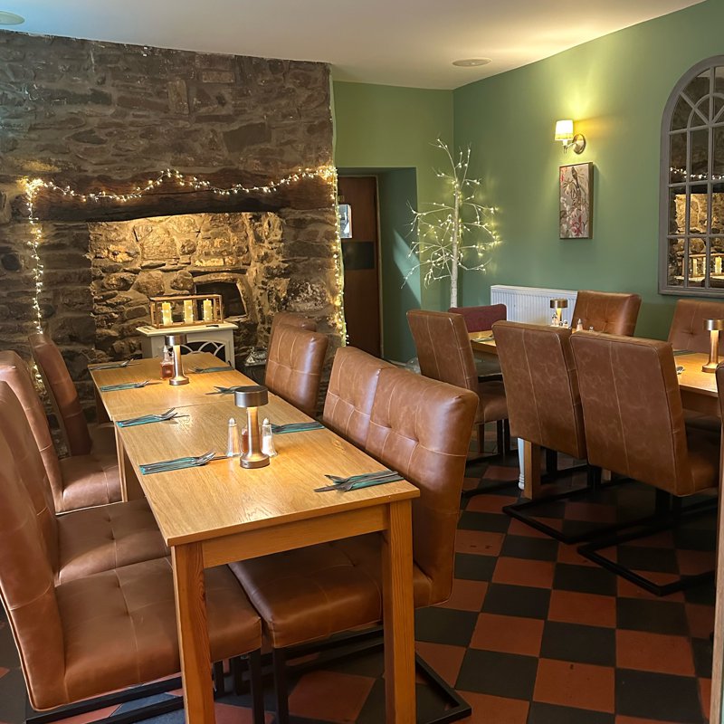 Family friendly pub and restaurant Carmarthenshire